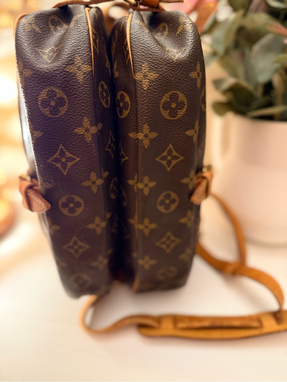 Louis Vuitton Monogram Saumur 30 Bag - Picture 4 of 14
